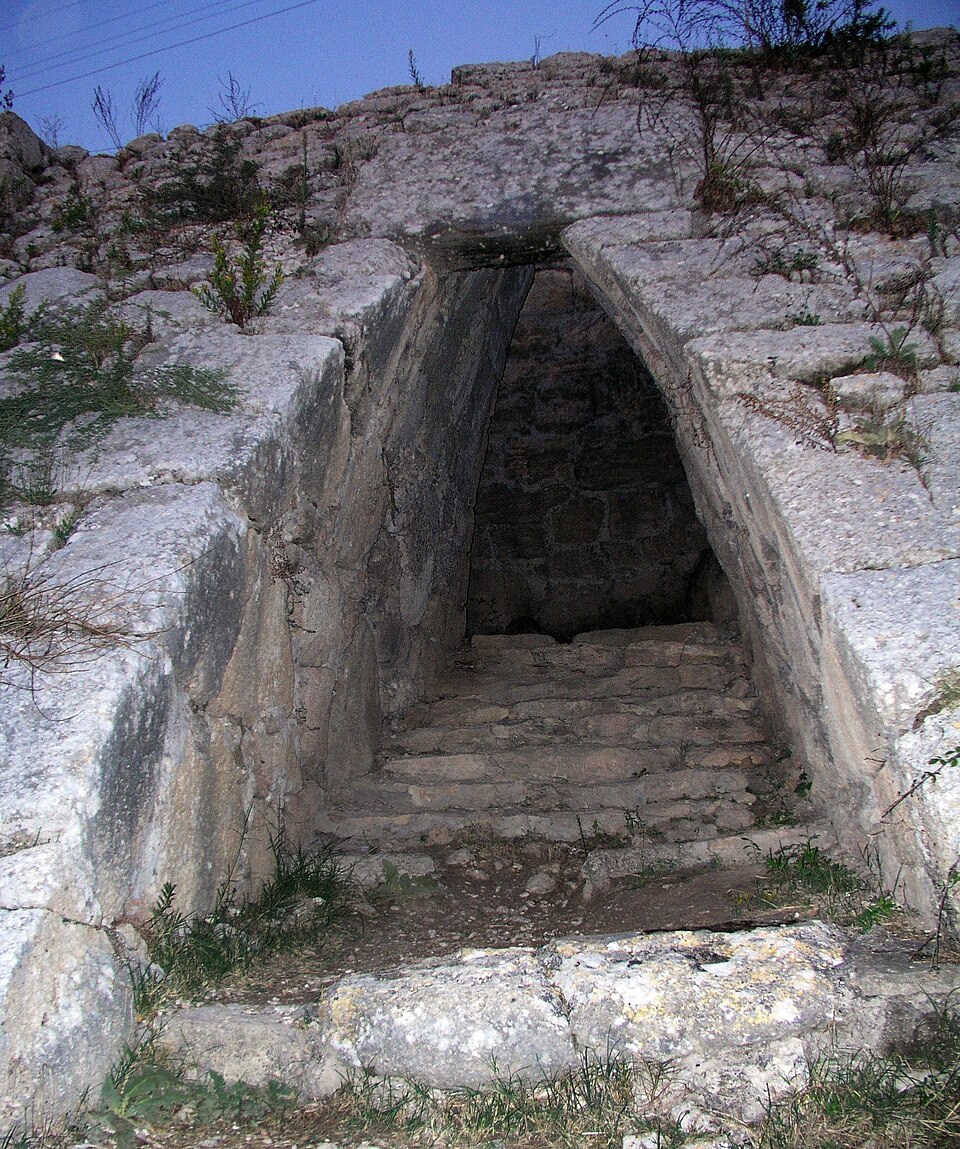 Ugarit Postern P1014261mod.jpg